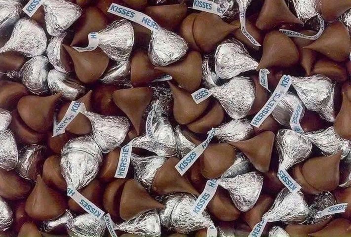 Kẹo Socola Hershey’s Kisses Milk Chocolate 500g – vị socola sữa ngọt dịu