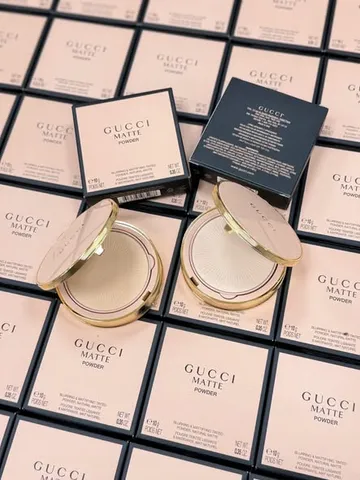 Phấn Phủ Gucci Poudre De Beauté 00 – lớp nền mịn sang trọng