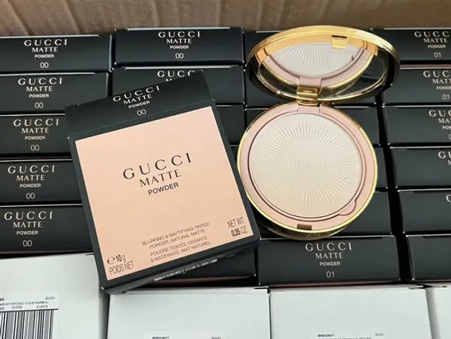 Phấn Phủ Gucci Poudre De Beauté 00 – lớp nền mịn sang trọng