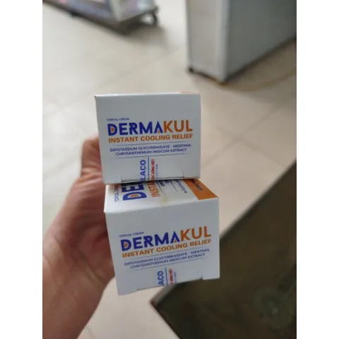 Kem bôi DerMaKul tub 15g làm mát dịu da do côn trùng,kiến ba khoang đốt,kháng khuẩn,khô da ,da kích ứng mần đỏ