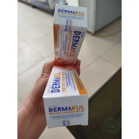 Kem bôi DerMaKul tub 15g làm mát dịu da do côn trùng,kiến ba khoang đốt,kháng khuẩn,khô da ,da kích ứng mần đỏ