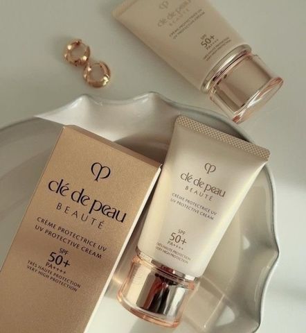 (2 Sản Phẩm) Set Kem Chống Nắng Và Kem Lót Clé De Peau Beaute UV Protection Cream SPF 50g + Voile Creme Correcteur 40g Chính Hãng