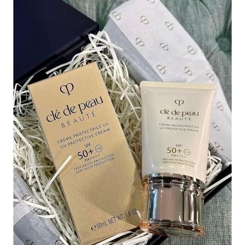 (2 Sản Phẩm) Set Kem Chống Nắng Và Kem Lót Clé De Peau Beaute UV Protection Cream SPF 50g + Voile Creme Correcteur 40g Chính Hãng