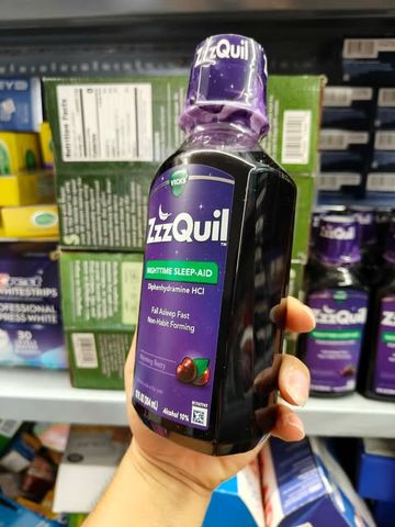 Siro hỗ trợ giấc ngủ ban đêm Vicks Nyquil ZzzQuil Nighttime Sleep Aid 354ml (Warming Berry)