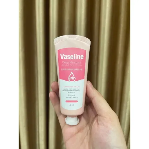 Kem dưỡng tay Vaseline dưỡng ẩm sâu gấp 6 lần dung tích 60ml