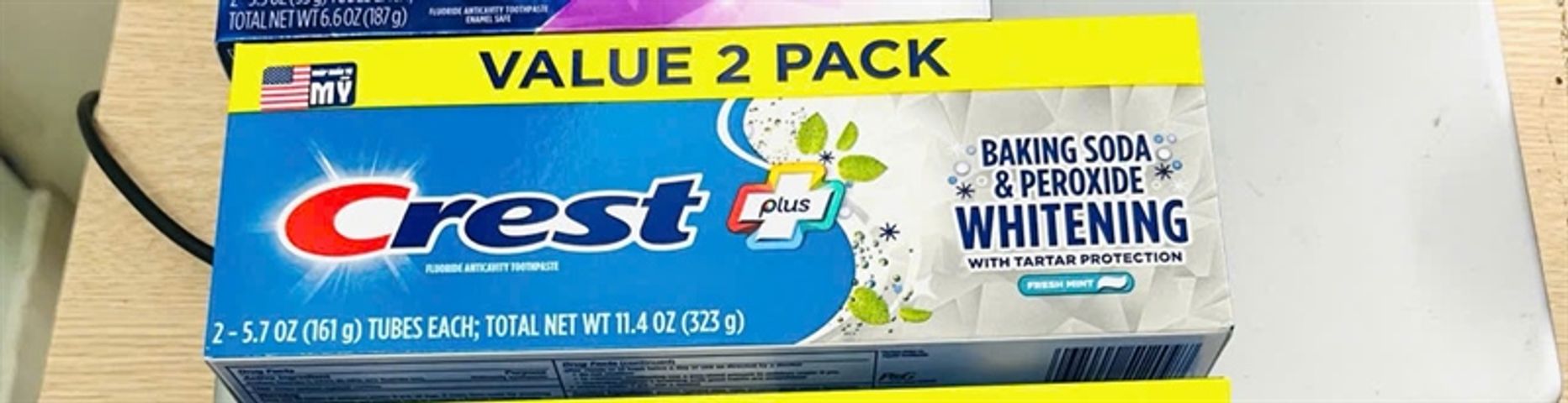 Kem đánh răng Crest Baking Soda Peroxide 161g x2 sạch răng