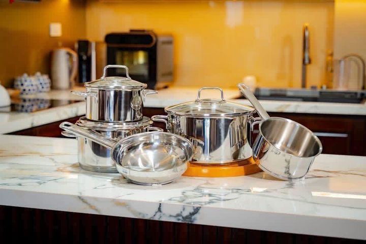 Bộ nồi WMF ASTORIA 5 món (3 nồi, 1 quánh, 1 chảo 20cm)