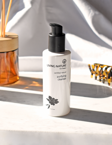 Sữa rửa mặt cho da dầu, mụn New Zealand Living Nature Purifying Cleanser 120ml
