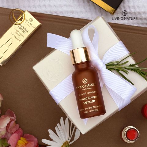 Serum phục hồi và tái tạo da chuyên sâu Living Nature Rewind & Repair Serum 18ml