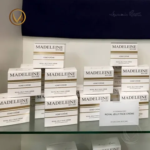 Kem dưỡng sáng da sữa ong chúa Madeleine Ritchie Royal Jelly Face Creme 100ml