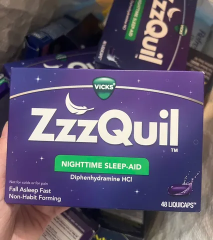 ZzzQuil Hỗ Trợ Ngủ Ngon - Giảm Mất Ngủ, Tăng Cường Giấc Ngủ Thoải Mái hộp 48 viên và 24 viên