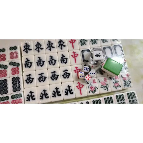 mạt chược size lớn 40mm + thước 1 bộ (4 cây)