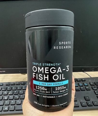 Dầu cá Sports Research Omega-3 Fish Oil Triple Strength 150 viên - Bổ sung Omega-3 cho sức khỏe tim mạch và chức năng não bộ 655366