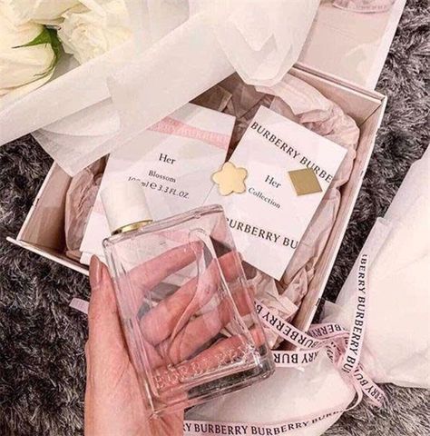 Nước Hoa Burberry Her Blossom EDT 100ml – hương hoa tươi trẻ
