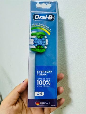 Set Đầu bàn chải Oral B 4 cái làm sạch răng