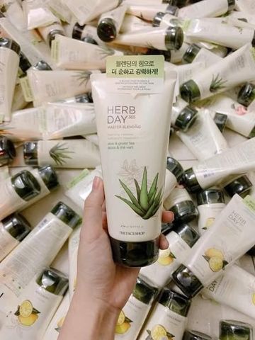 Sữa rửa mặt nha đam The Face Shop 170ml dịu nhẹ