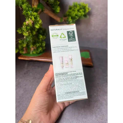 Thanh lí hộp móp nhuộm tóc Clairol Natural Instincts màu số 4RR
