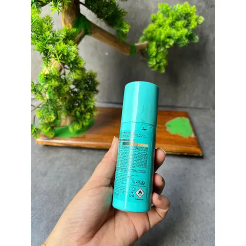 Xịt phủ bạc tạm thời cho tóc L'Oréal Paris Magic Retouch Golden Brown hàng Úc