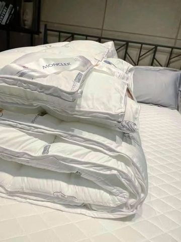 RUỘT CHĂN LÔNG VŨ MONCLER PHÁP 200x230cm