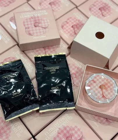 Set phấn nước OHUI Ultimate Cover Cushion Moisture Flower Edition 2026 (kèm 2 lõi) – che phủ tốt, dưỡng ẩm da