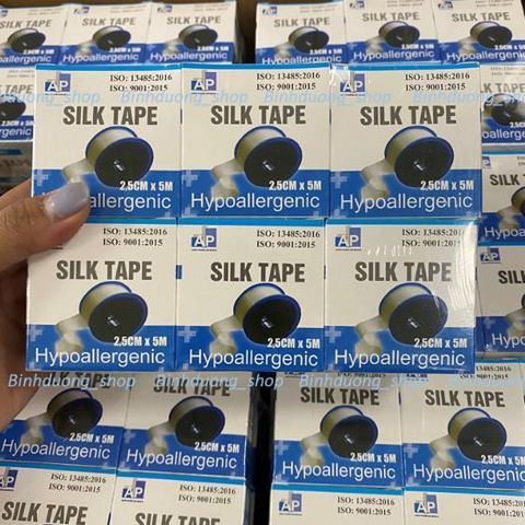 Băng keo lụa An Phú 2,5cm x 5m băng vết thương sau phẫu thuật sx tại Việt Nam- 1 CUỘN