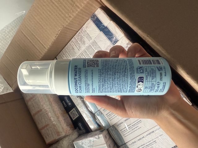 Sữa rửa mặt bọt mây hương dừa Coconut 150ml