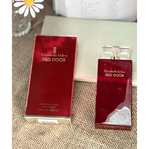 Thanh lí vỏ hộp móp  Nước hoa nữ Elizabeth Arden Red Door 100ml
