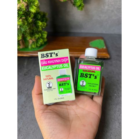 Dầu Khuynh Diệp BST's (BST's Eucalyptus Oil), một loại dầu gió chiết xuất từ tinh dầu lá bạch đàn. 659500