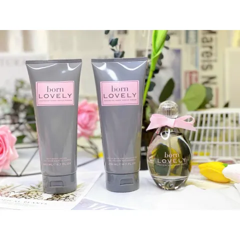 Thanh lí Set nước hoa Born Lovely gồm Nước hoa 100ml, Body lotion 200ml, Sữa tắm 200ml 659584