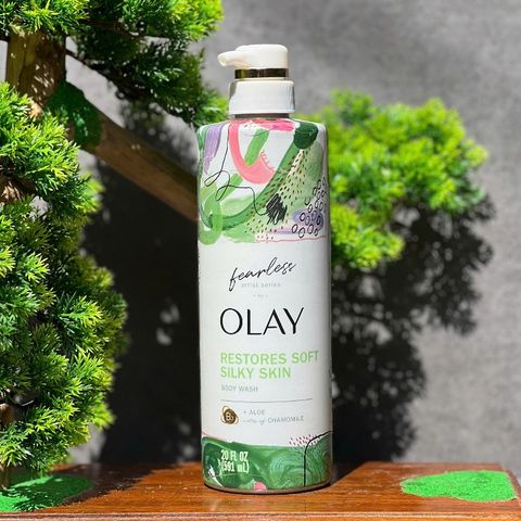 Sữa tắm Olay Fearless Artist Series Restores Soft Silky Skin 659586