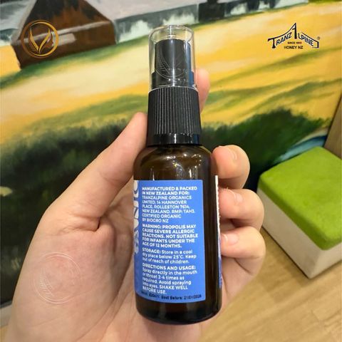 Xịt họng keo ong manuka MGO650+ TranzAlpine Organic Propolis Throat Spray 30ml