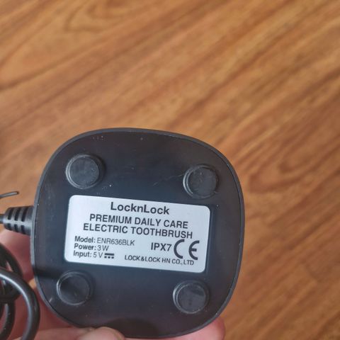 Đế Sạc Cho Bàn Chải Điện Sóng Âm LocknLock ENR636BLK 6 chế độ chải, Chống Nước IPX7
