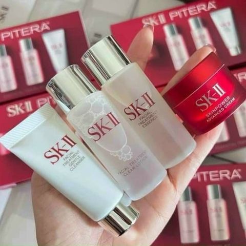 (4 Món) Set Dưỡng Da SK-II Pitera Youth Essentials Mini (Sữa Rửa Mặt 20g, Essence 30ml, Lotion 30ml, Kem Dưỡng Airy Crea
