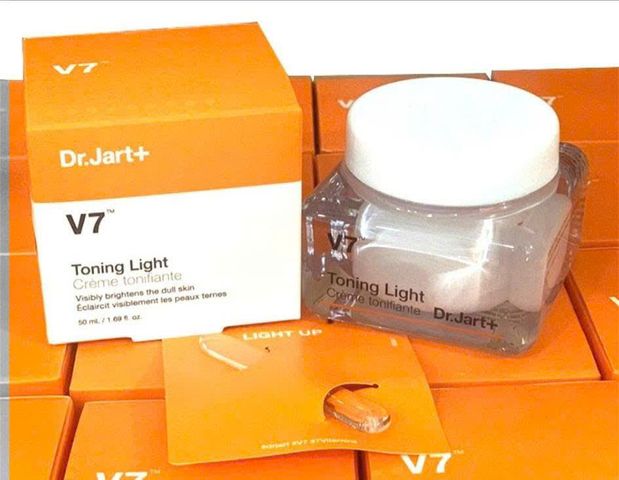 Kem Dưỡng Ẩm Dr.Jart+ V7 50ml - Giải Pháp Làm Đều Màu Da, Cấp Ẩm Dưỡng Chất Cho Làn Da Rạng Rỡ