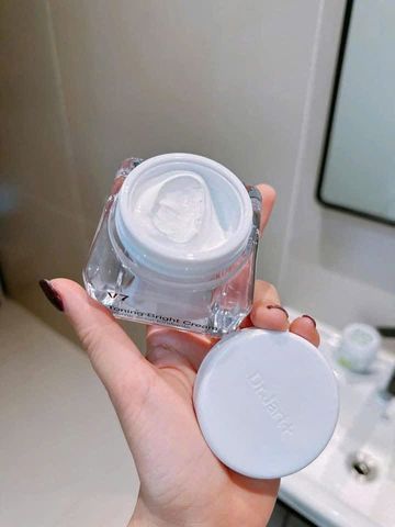 Kem Dưỡng Ẩm Dr.Jart+ V7 50ml - Giải Pháp Làm Đều Màu Da, Cấp Ẩm Dưỡng Chất Cho Làn Da Rạng Rỡ