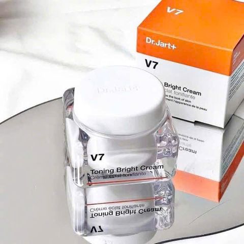 Kem Dưỡng Ẩm Dr.Jart+ V7 50ml - Giải Pháp Làm Đều Màu Da, Cấp Ẩm Dưỡng Chất Cho Làn Da Rạng Rỡ