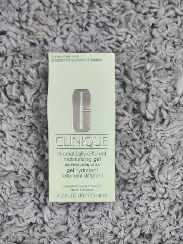 Gel Dưỡng Ẩm Clinique Dramatically Different 125ml - Cân Bằng Ẩm Cho Da Dầu, Da Nhạy Cảm - Sản Phẩm Chăm Sóc Da Chất Lượng