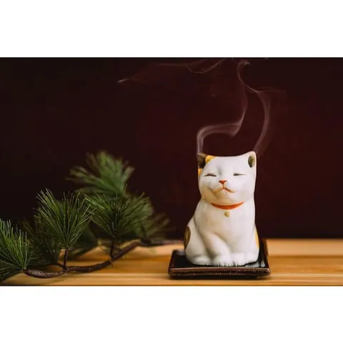 Lư hương Hình Mèo Con Urara Kouro Kitten - Gốm Sứ Cao Cấp (Kèm Đế Cắm)