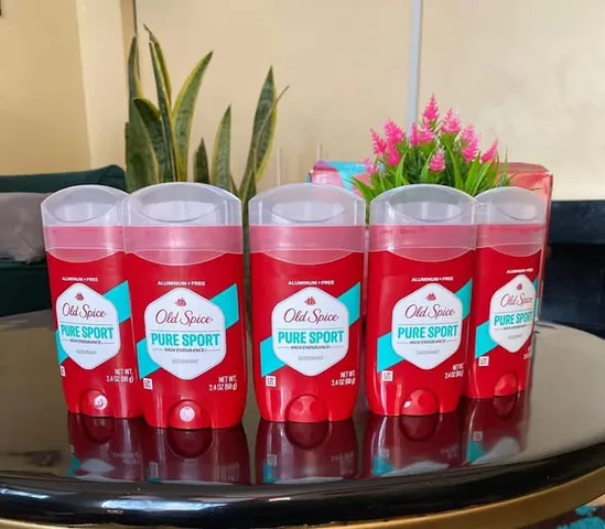 Lăn khử mùi Old Spice Pure Sport High Endurance 68g – kiểm soát mùi cơ thể