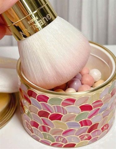 Phấn phủ Guerlain Météorites Pearls – tạo hiệu ứng sáng