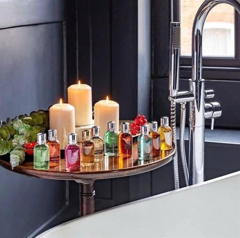 Set 10 chai sữa tắm Molton Brown 10x30ml – làm sạch da