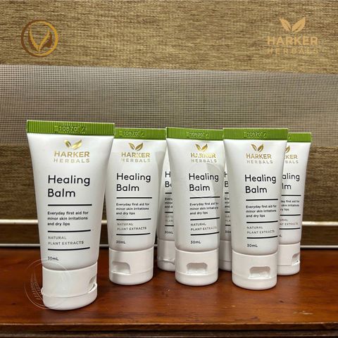 Cao xoa dịu vết thương, phục hồi da khô, môi nứt nẻ, côn trùng cắn Harker Herbals Healing Balm 30ml