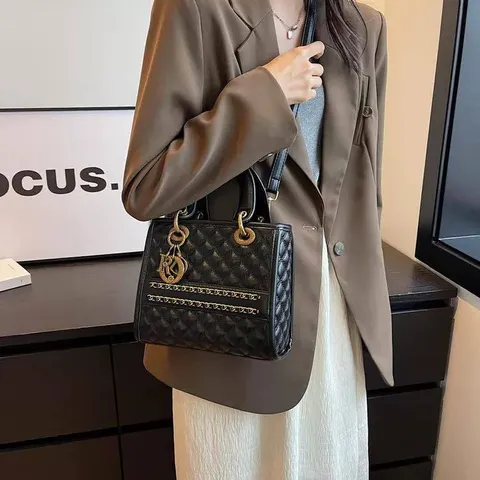 (HÀNG VIP) - Túi đii-ô charm. dáng vuông size chuẩn hãng