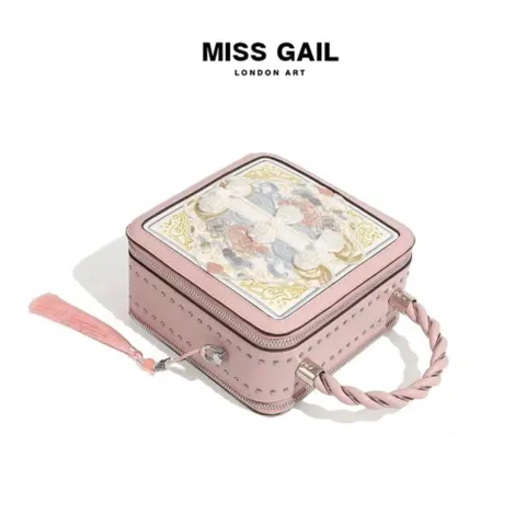 (Hàng V.I.P LIMITED) - Túi cốp thương hiêu MISS GAIL thêu hồng có quai sang chảnh