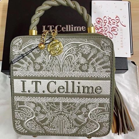 (Hàng V.I.P LIMITED - FULLBOX HÃNG) - Túi xách nữ CELLIME dáng cốp vuông đứng Form, Hoa văn Tinh tế, Sang trọng, Màu rêu