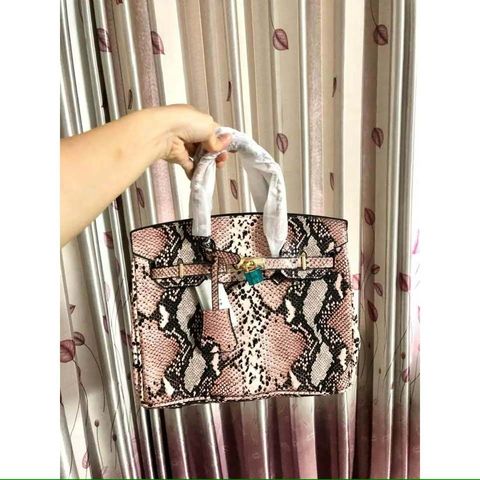 (HÀNG VIP - NO BOX) - Túi xách HỌA TIẾT DA VÂN RẮN size 30, Có Ổ Khóa, Không Dây Đeo (CHỈ CẦM TAY)