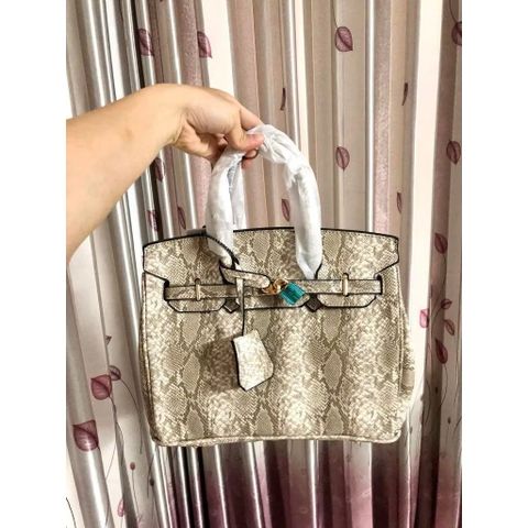 (HÀNG VIP - NO BOX) - Túi xách HỌA TIẾT DA VÂN RẮN size 30, Có Ổ Khóa, Không Dây Đeo (CHỈ CẦM TAY)