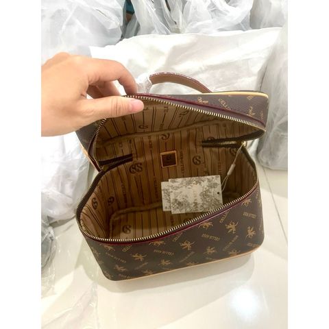 (Hàng V.I.P LIMITED - FULLBOX HÃNG) - Túi trang điểm, k dây đeo, CELLIS KISS dáng cốp bầu dục Nâu, tinh tế, Sang trọng