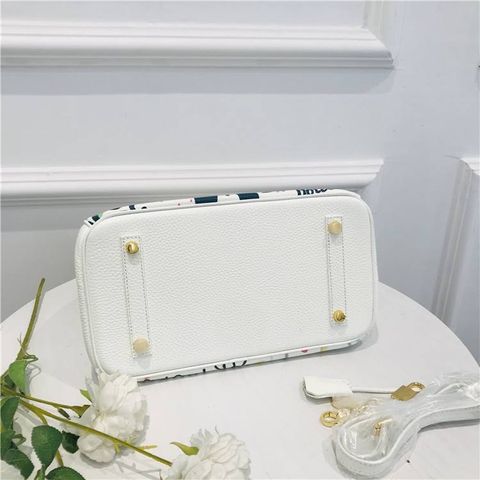 (VIP ORDER) - Túi Xách Nữ 2 quai họa tiết Ông Già và Đồng Xu KHÓA VÀNG Size 30