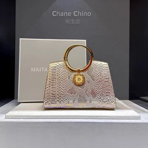 (HÀNG V.I.P) Size 23 - Túi xách nữ da rắn điểm xuyến mạ vàng kim sang trọng cao cấp nội địa Trung quai cầm tròn